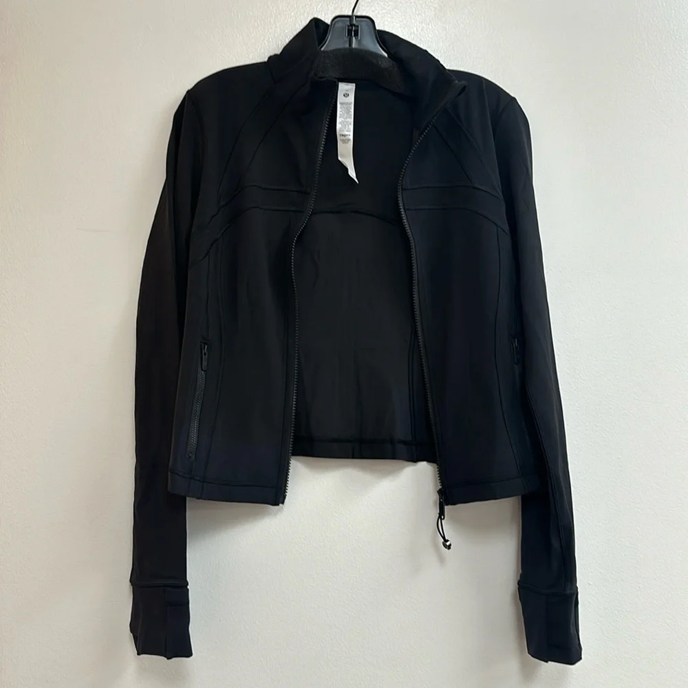 LuluLemon Define Cropped Jacket Nulu in Black - Picture 3 of 7